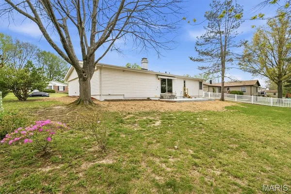 $379,900 | 17 Atwood Drive, St. Peters, MO 63376