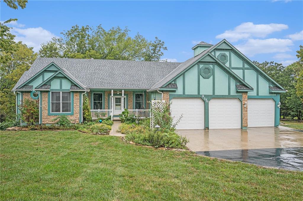 8250 Ravenswood Lane De Soto, KS 66018 - Photo 1 of 1