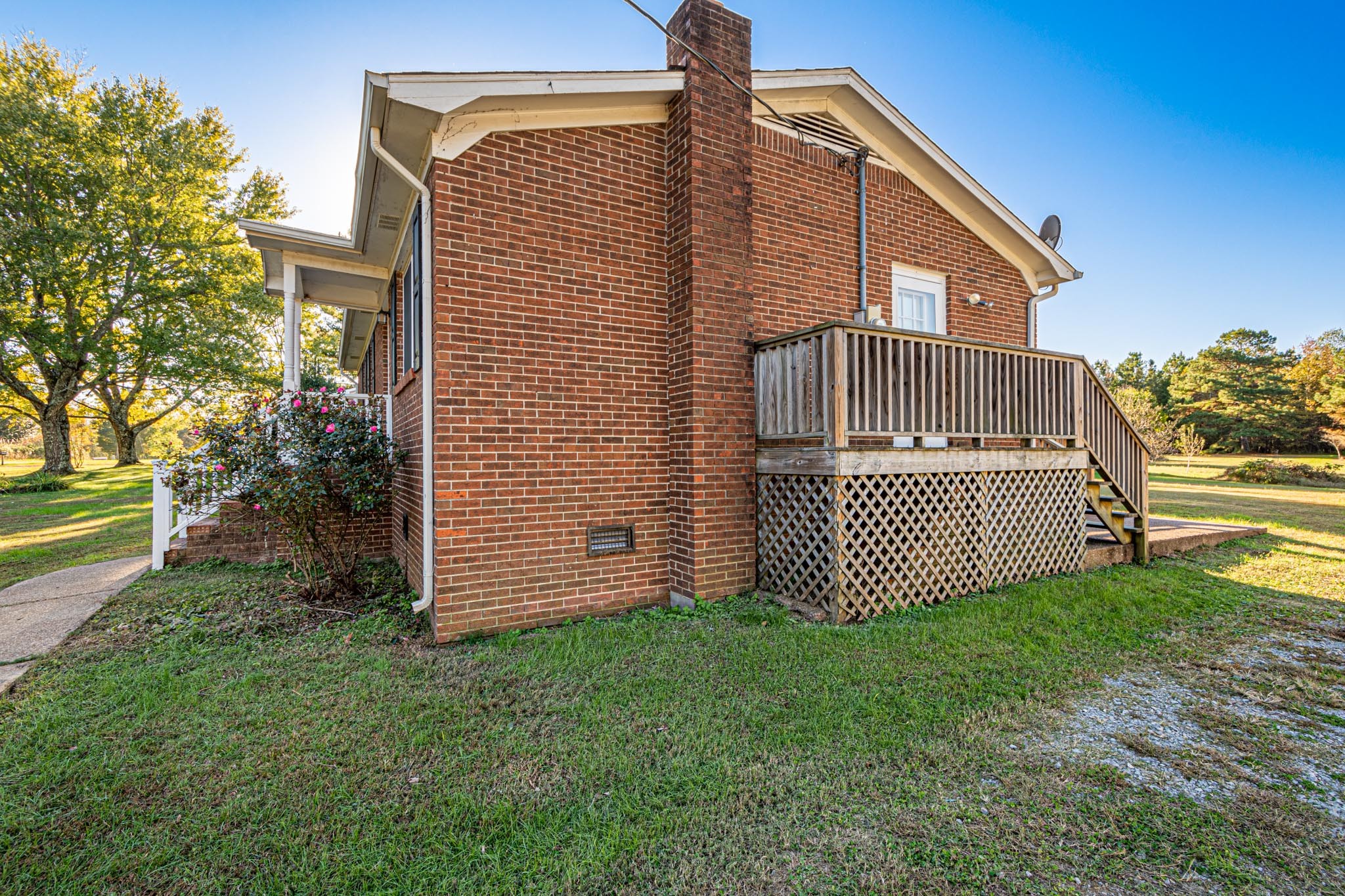 2294 Oak Grove Road Goodspring, TN 38460 - Photo 40 of 40 a front view of a house with a garden