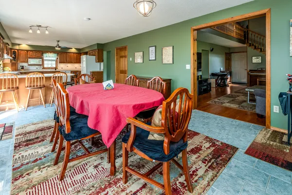 $389,000 | 18199 Pittsburg Road, Johnston City, IL 62951