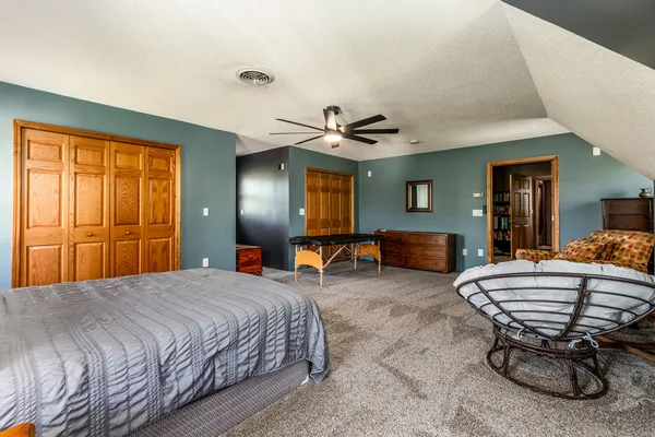 $389,000 | 18199 Pittsburg Road, Johnston City, IL 62951