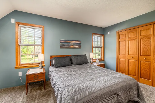 $389,000 | 18199 Pittsburg Road, Johnston City, IL 62951