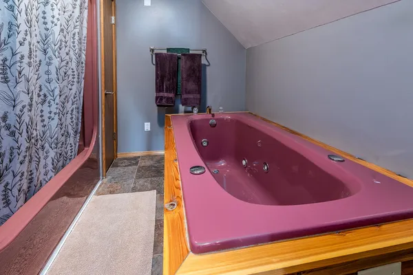 $389,000 | 18199 Pittsburg Road, Johnston City, IL 62951