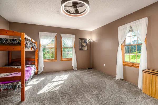 $389,000 | 18199 Pittsburg Road, Johnston City, IL 62951