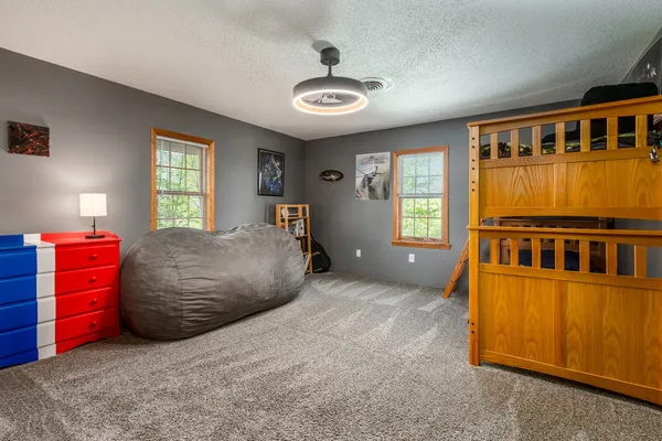 $389,000 | 18199 Pittsburg Road, Johnston City, IL 62951
