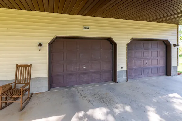 $389,000 | 18199 Pittsburg Road, Johnston City, IL 62951
