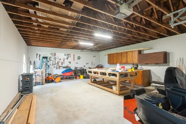 $389,000 | 18199 Pittsburg Road, Johnston City, IL 62951