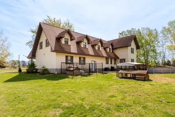 $389,000 | 18199 Pittsburg Road, Johnston City, IL 62951