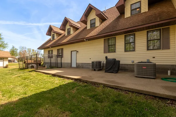 $389,000 | 18199 Pittsburg Road, Johnston City, IL 62951