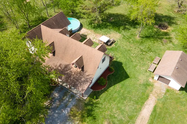 $389,000 | 18199 Pittsburg Road, Johnston City, IL 62951