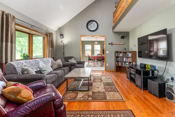 $389,000 | 18199 Pittsburg Road, Johnston City, IL 62951