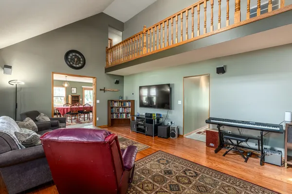 $389,000 | 18199 Pittsburg Road, Johnston City, IL 62951