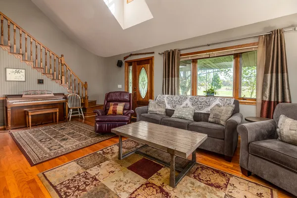 $389,000 | 18199 Pittsburg Road, Johnston City, IL 62951