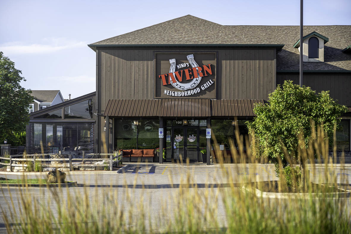 2581 Tahoe Lane Pingree Grove, IL 60140 - Photo 31 of 42 a view of a cafe with sitting area