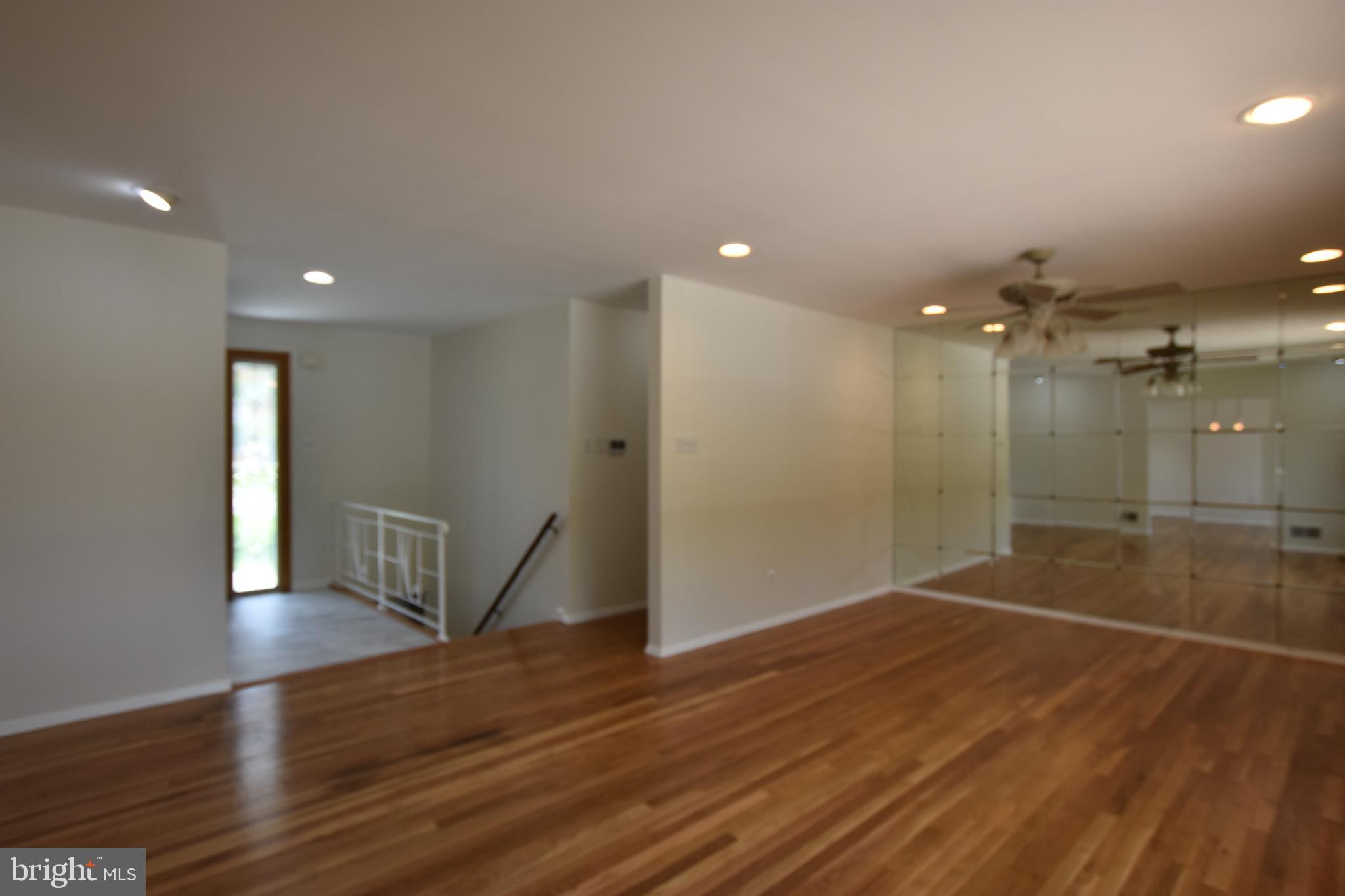 4015 Heathfield Road Rockville, MD 20853 - Photo 3 of 26
