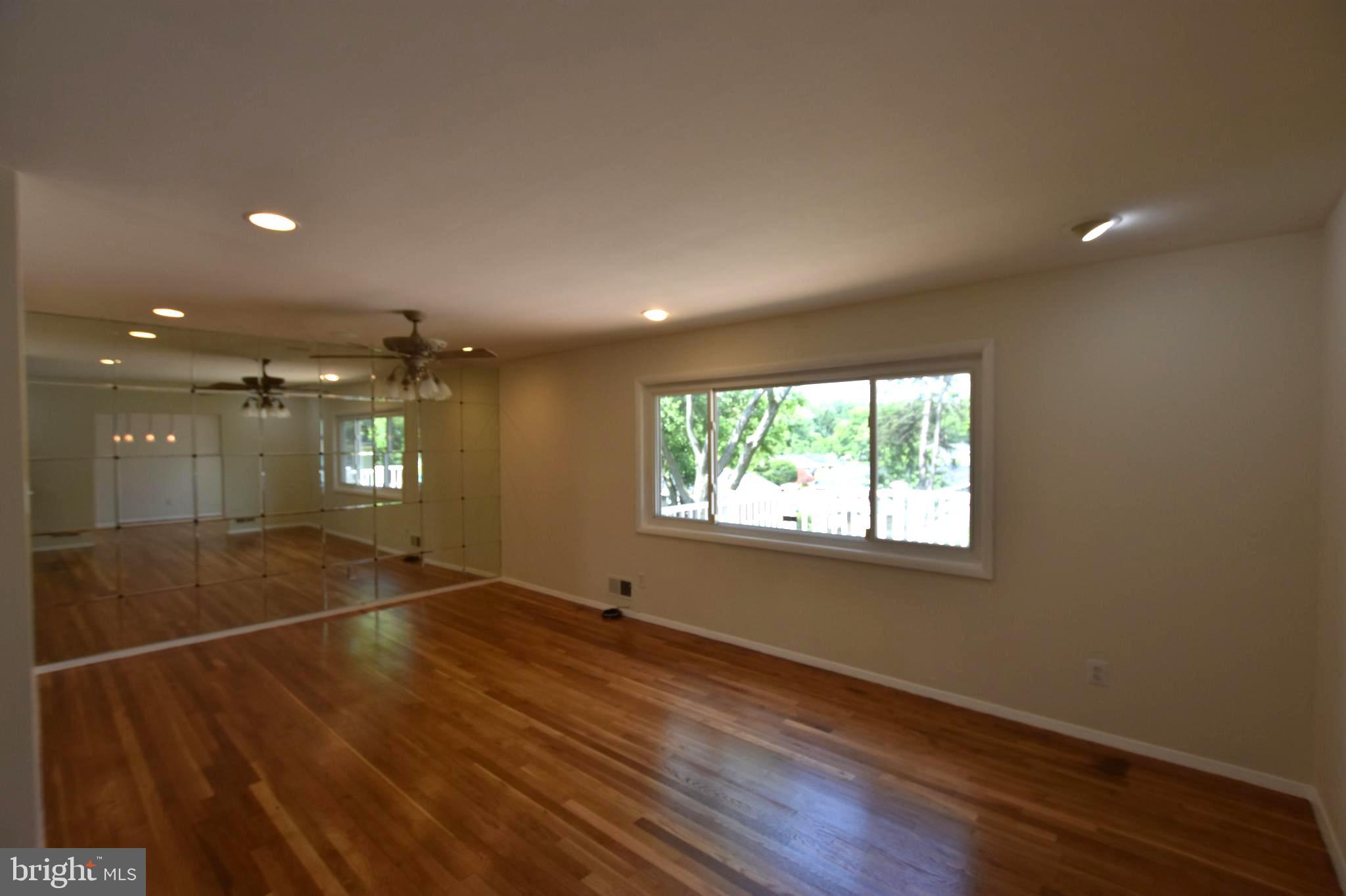 4015 Heathfield Road Rockville, MD 20853 - Photo 5 of 26