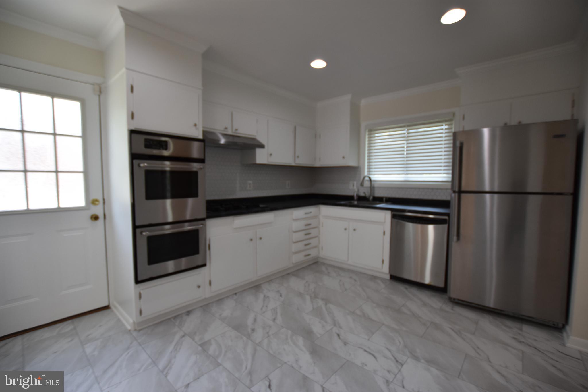 4015 Heathfield Road Rockville, MD 20853 - Photo 6 of 26