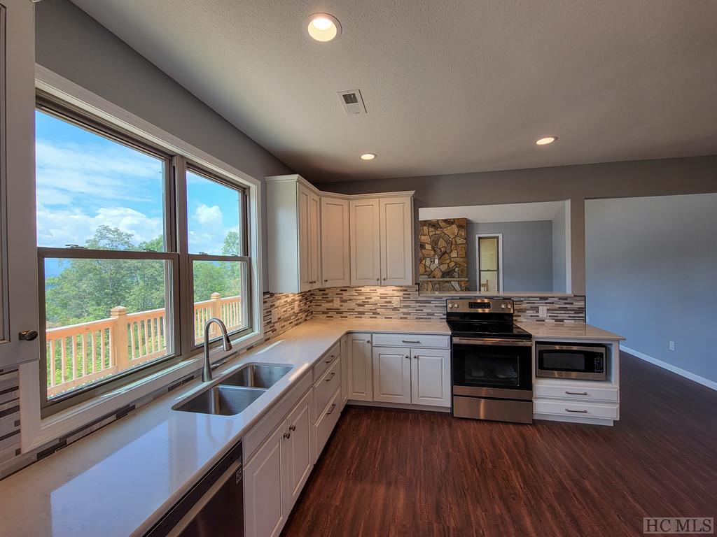209 Cloud Dancer Ridge Franklin, NC 28734 - Photo 14 of 48 Gallery Image 14
