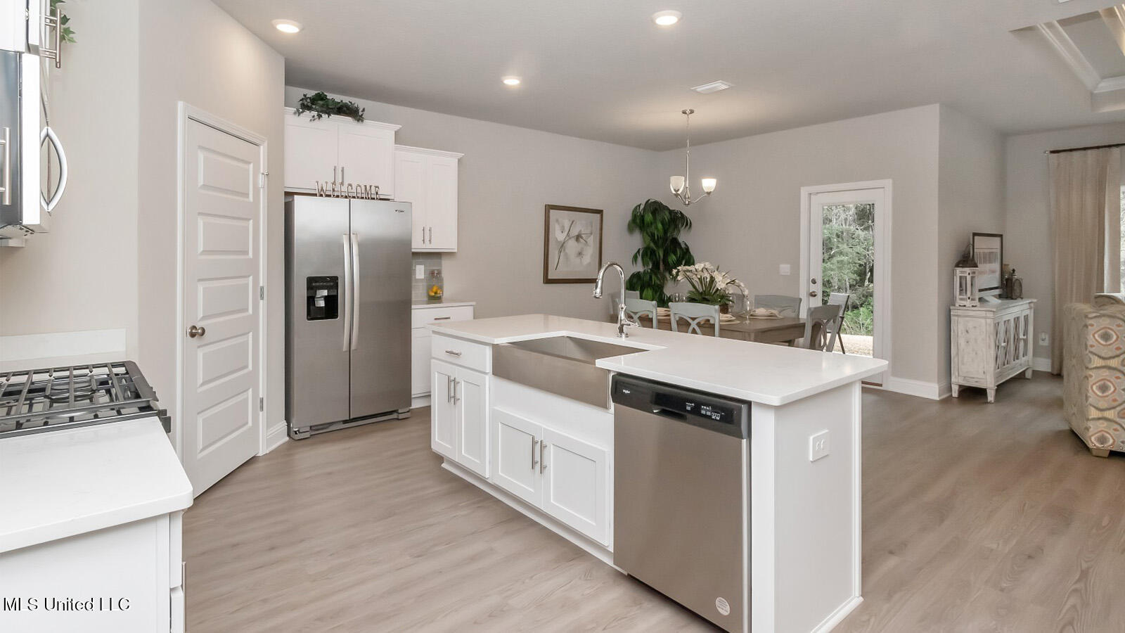 15965 Blue Rdg Drive Gulfport, MS 39503 - Photo 8 of 32 Kitchen