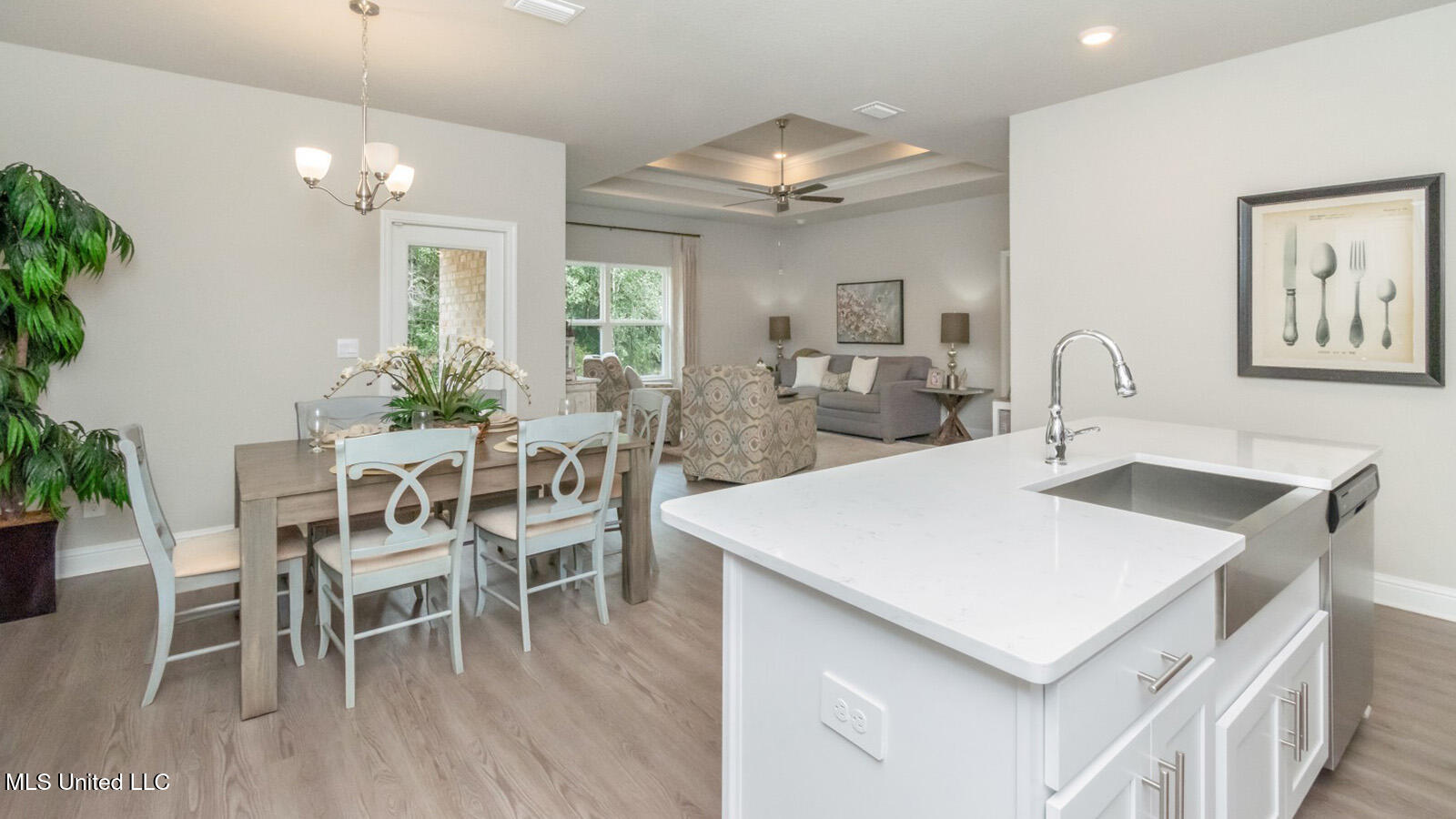 15965 Blue Rdg Drive Gulfport, MS 39503 - Photo 9 of 32 Kitchen/Dining