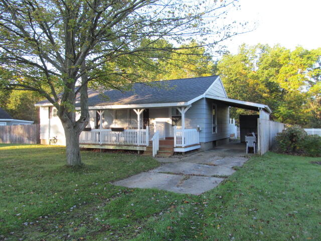 1555 Riblet Street Muskegon, MI 49445 - Photo 3 of 16 IMG_4687