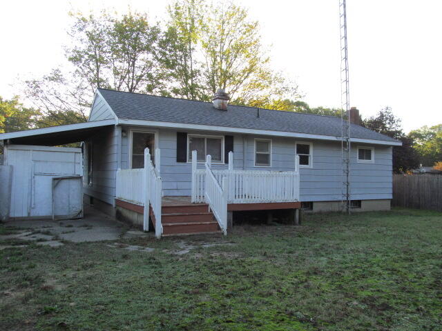 1555 Riblet Street Muskegon, MI 49445 - Photo 5 of 16 IMG_4682
