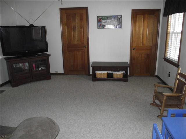 11503 Minx Road Temperance, MI 48182 - Photo 8 of 20 Living Room