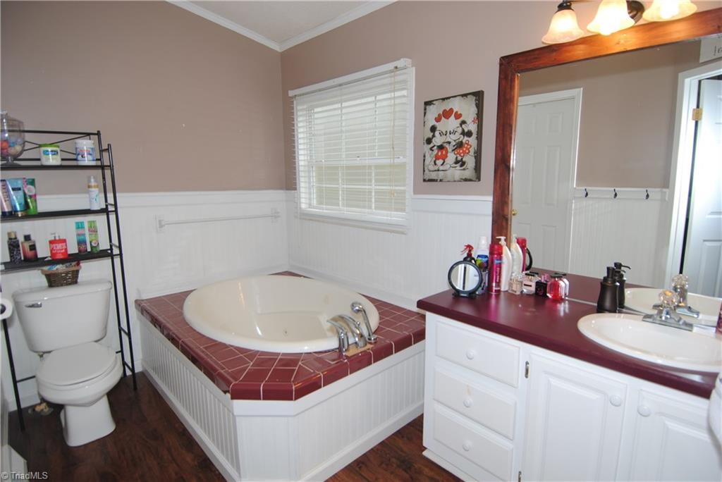 1048 Creekside Way Road Pinnacle, NC 27043 - Photo 17 of 24