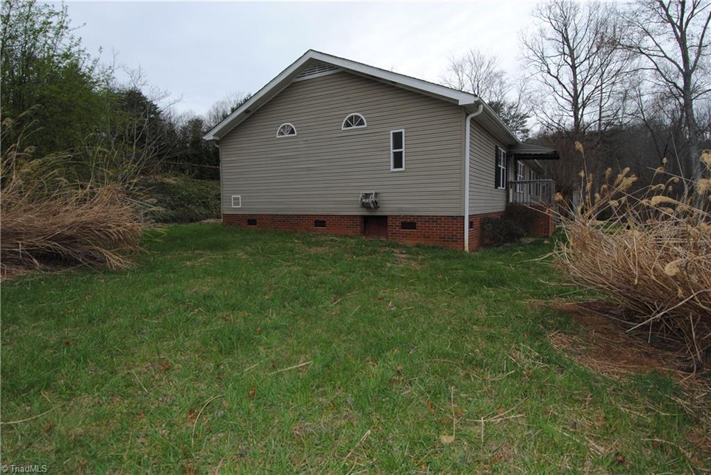 1048 Creekside Way Road Pinnacle, NC 27043 - Photo 22 of 24