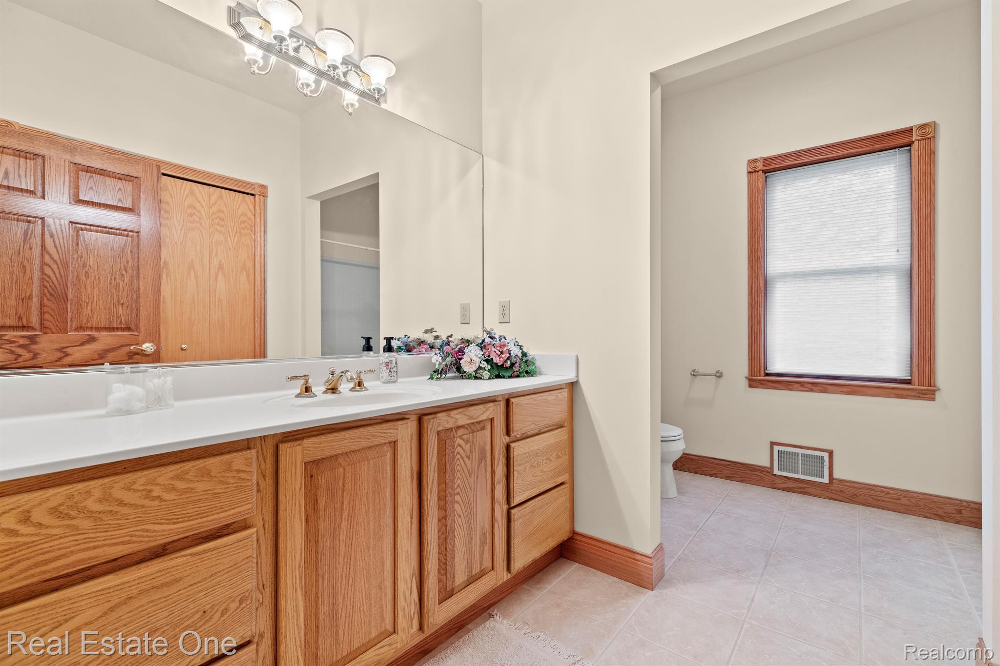 1170 Ridge Road South Canton, MI 48188 - Photo 26 of 84 MAIN HALL BATH