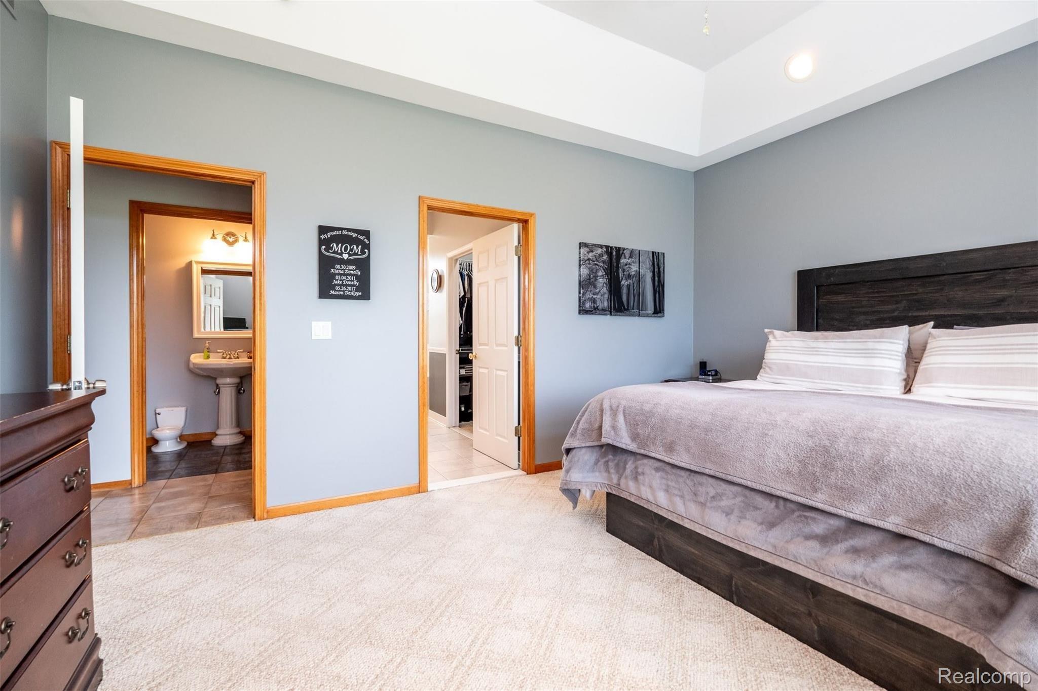 52945 Chesterfield Road New Baltimore, MI 48051 - Photo 24 of 62 52945 Chesterfield Rd (24 of 62).jpg