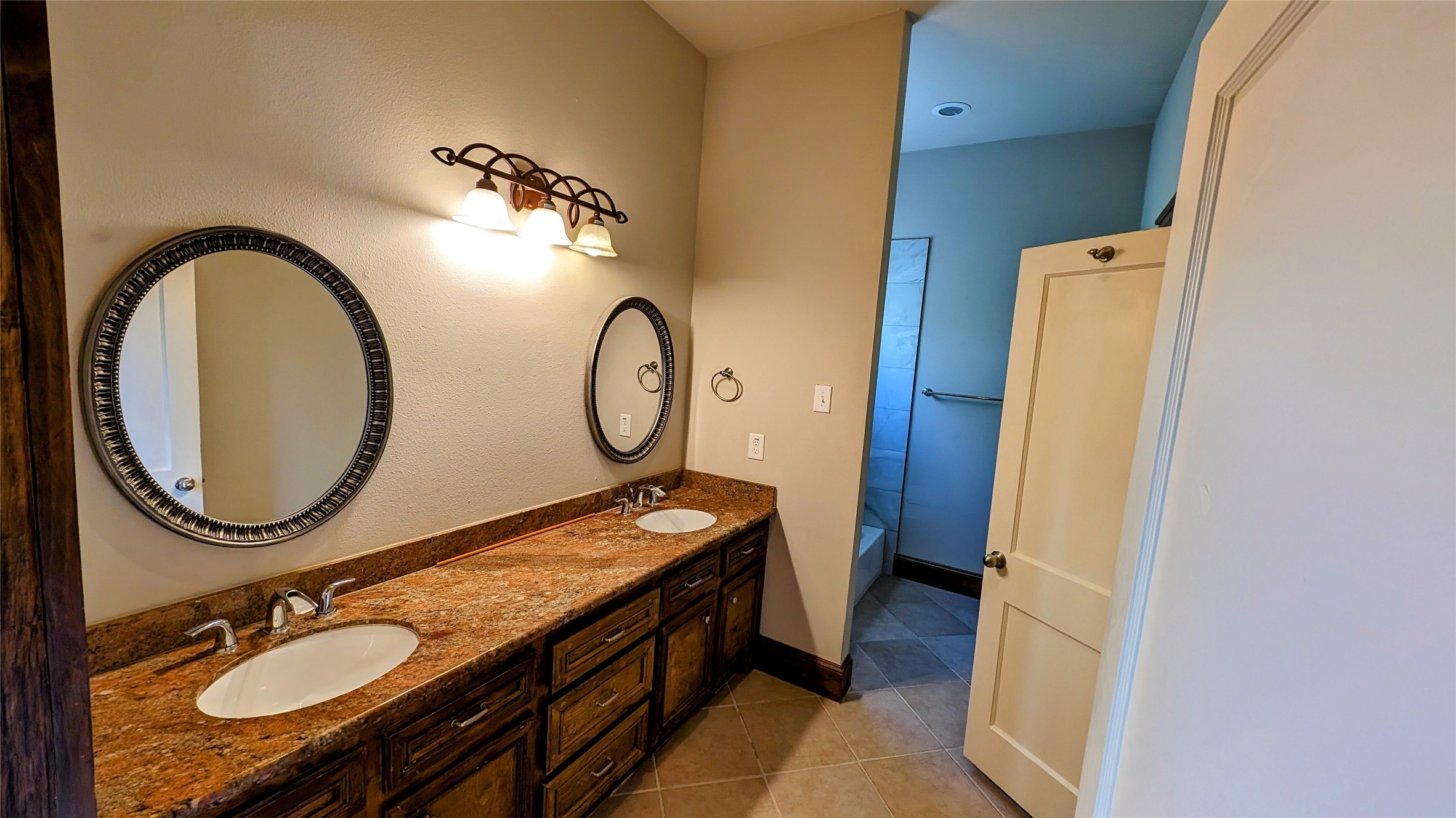 702 Paschall Street, Unit B Houston, TX 77009 - Photo 17 of 27