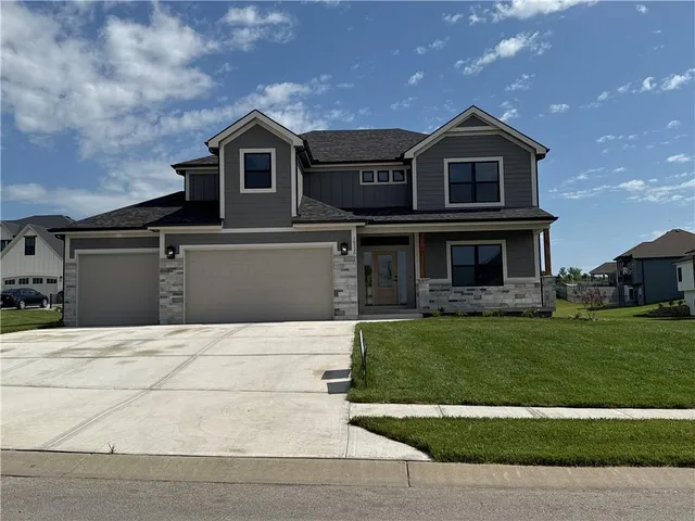 $739,900 | 18220 Northwest Iris Court, Platte City, MO 64079