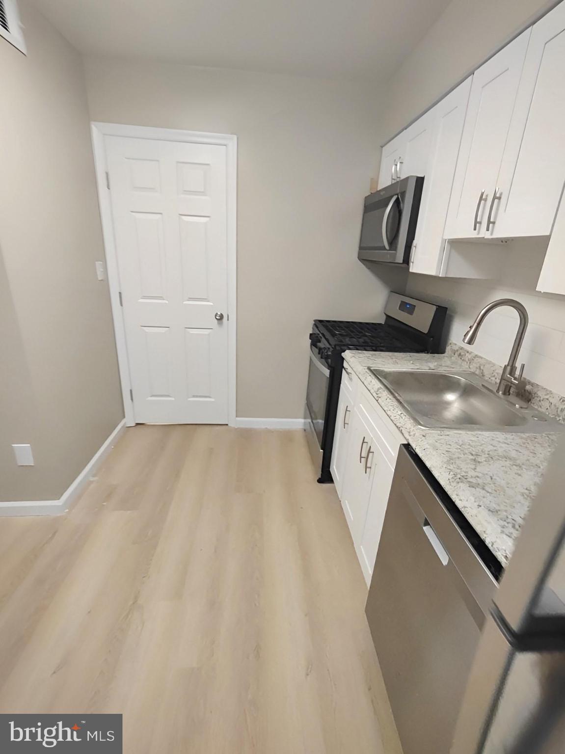 2 Cross Keys Road, Unit 2D Baltimore, MD 21210 - Photo 4 of 21 KITCHEN