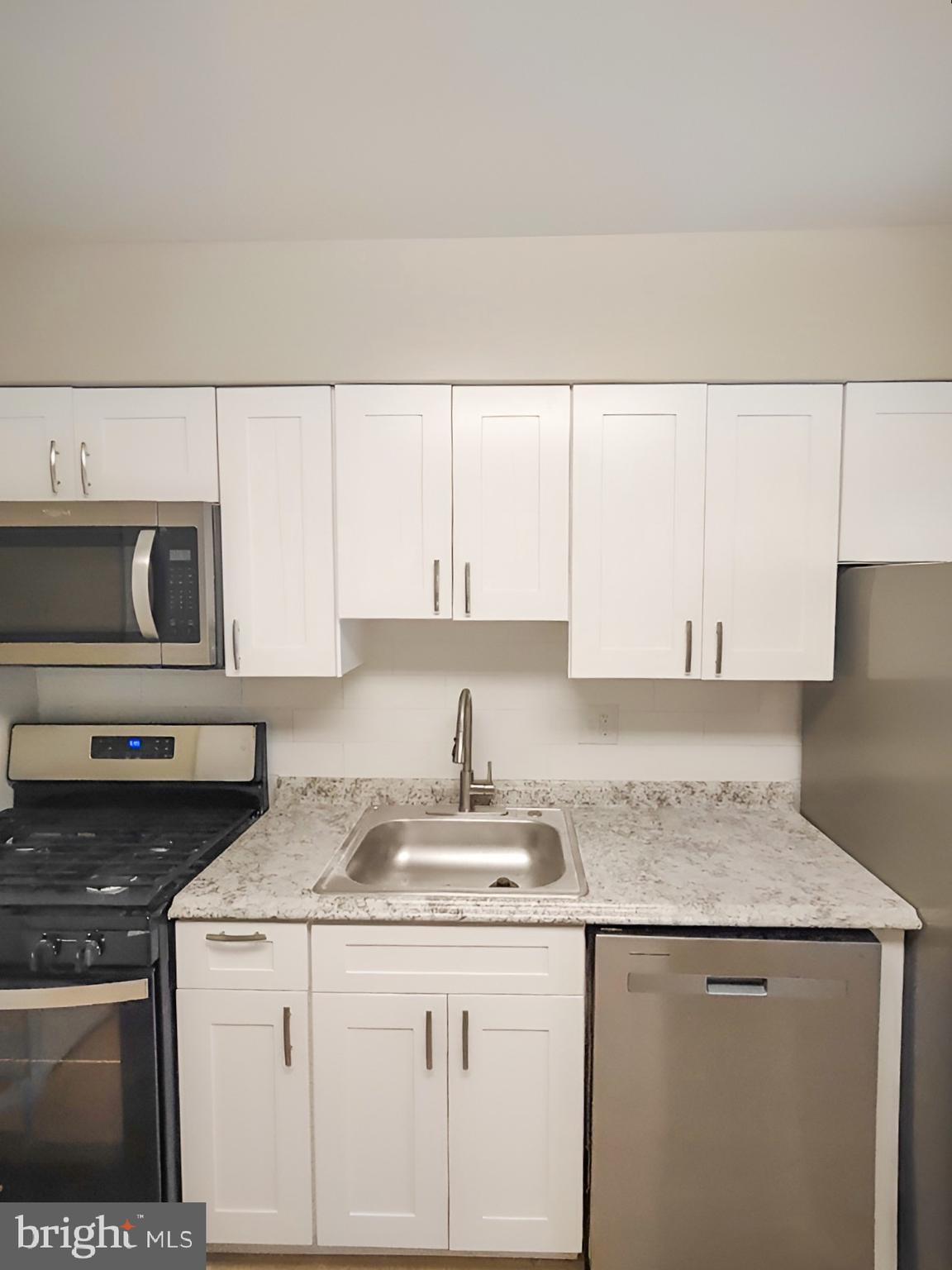 2 Cross Keys Road, Unit 2D Baltimore, MD 21210 - Photo 5 of 21 KITCHEN