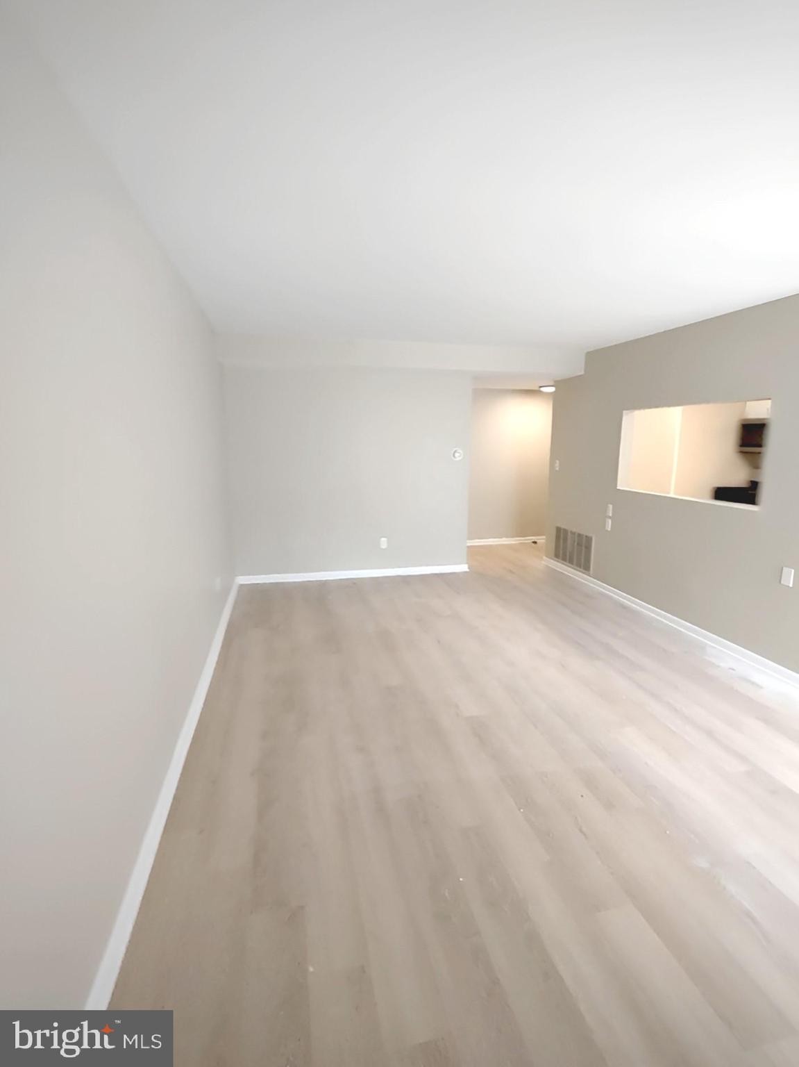 2 Cross Keys Road, Unit 2D Baltimore, MD 21210 - Photo 10 of 21 LIVING ROOM