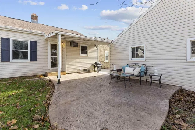 $284,900 | 511 Jackson Street, Little Chute, WI 54140