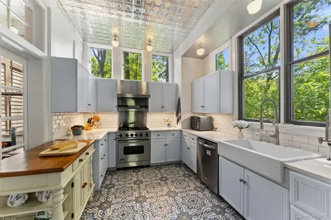 $2,200,000 | 12 C Clinton Avenue, Dobbs Ferry, NY 10522