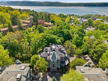 $2,200,000 | 12 C Clinton Avenue, Dobbs Ferry, NY 10522