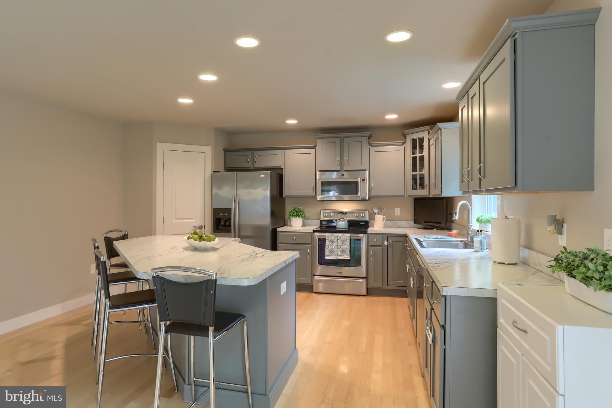 2016 Fieldcrest Road Lebanon, PA 17042 - Photo 5 of 39 Gallery Image 5