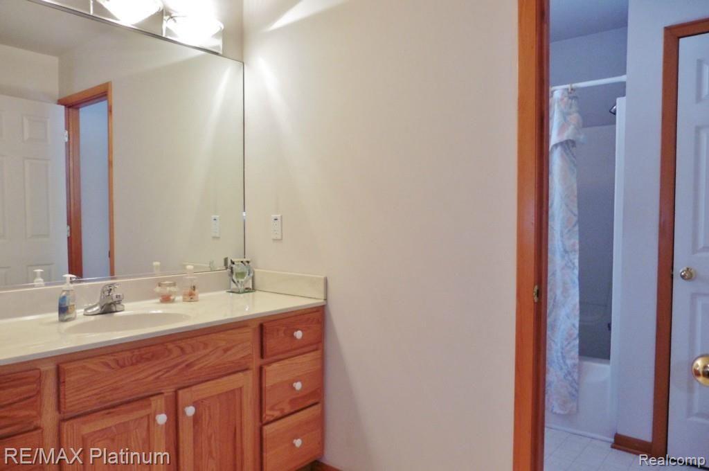 4026 Royce Ridge Howell, MI 48855 - Photo 24 of 32