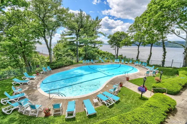 $279,000 | 16 Rockledge Avenue, Unit 5L2, Ossining, NY 10562