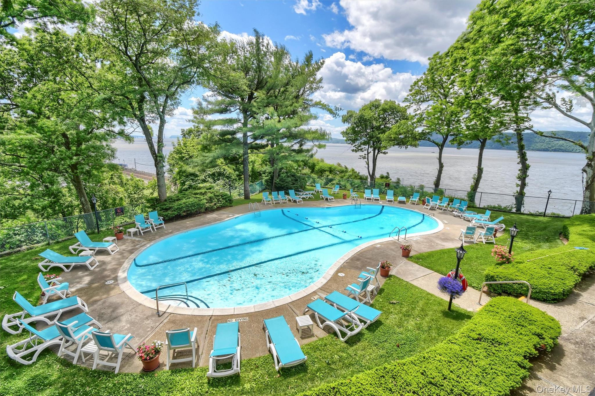 16 Rockledge Avenue, Unit 5L2 Ossining, NY 10562 - Photo 26 of 33 an aerial view of a house