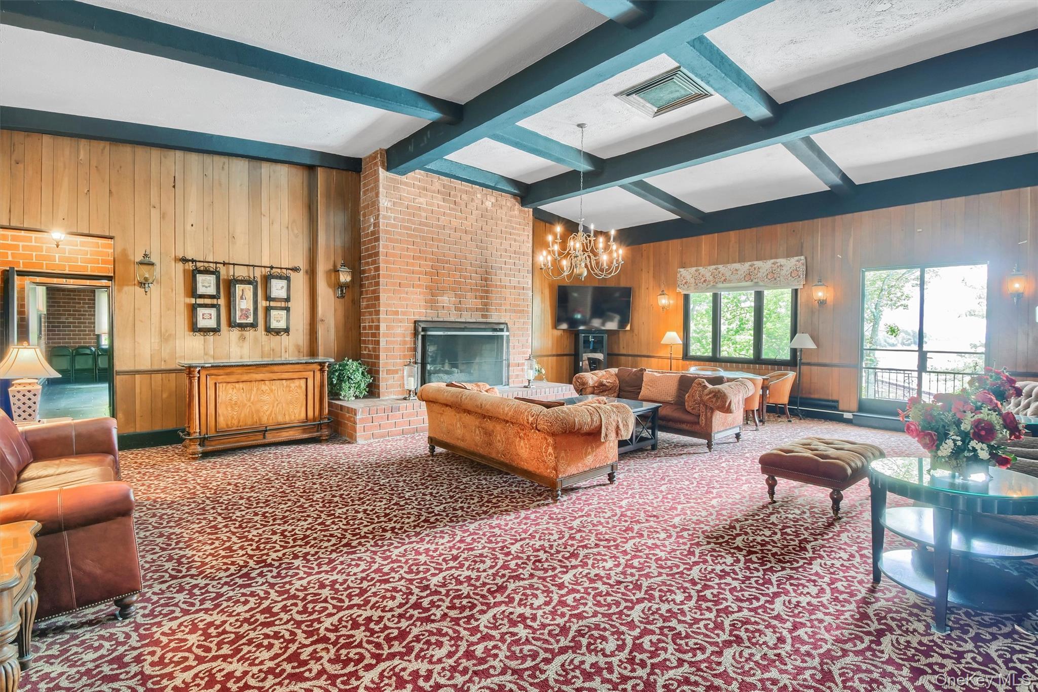 16 Rockledge Avenue, Unit 5L2 Ossining, NY 10562 - Photo 28 of 33 a living room with furniture and a large window