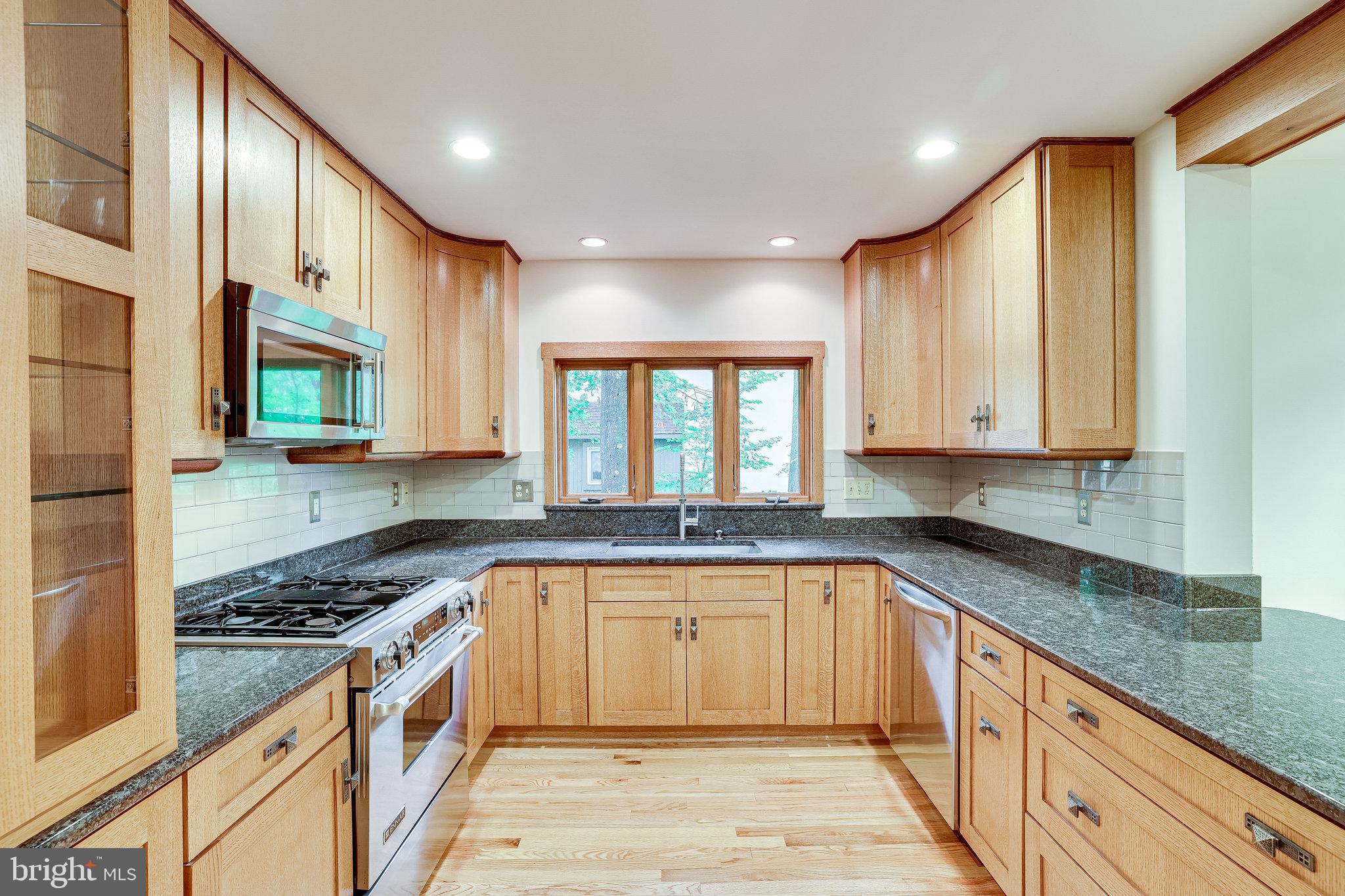 1575 Inlet Court Reston, VA 20190 - Photo 14 of 57 Square Layout Perfect for Cooking