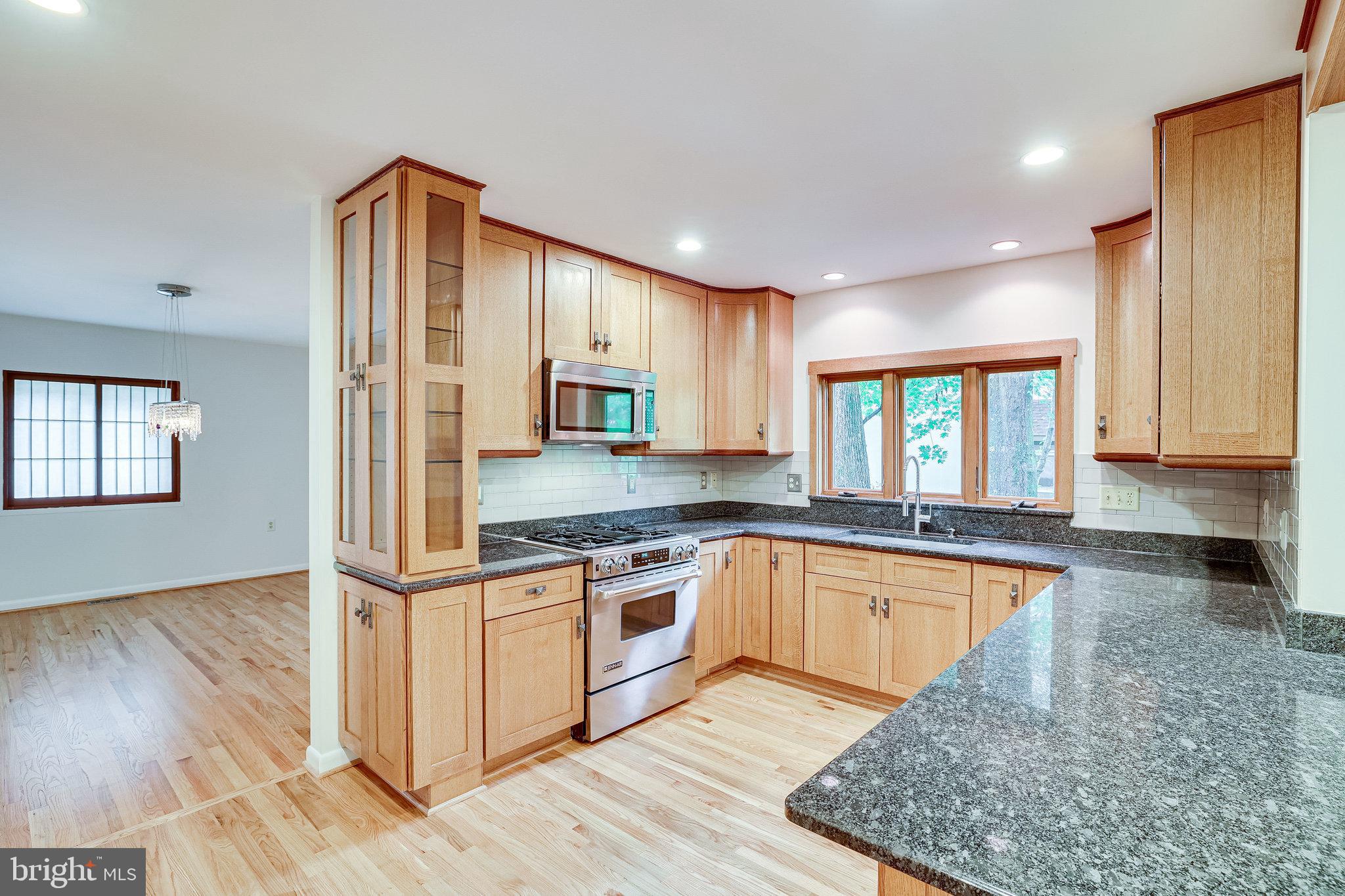 1575 Inlet Court Reston, VA 20190 - Photo 18 of 57 Looking Back at Front Rm--Multi-Purpose- Den or DR