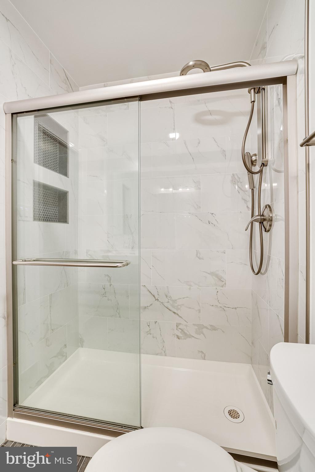 1575 Inlet Court Reston, VA 20190 - Photo 29 of 57 PB Walk In Shower