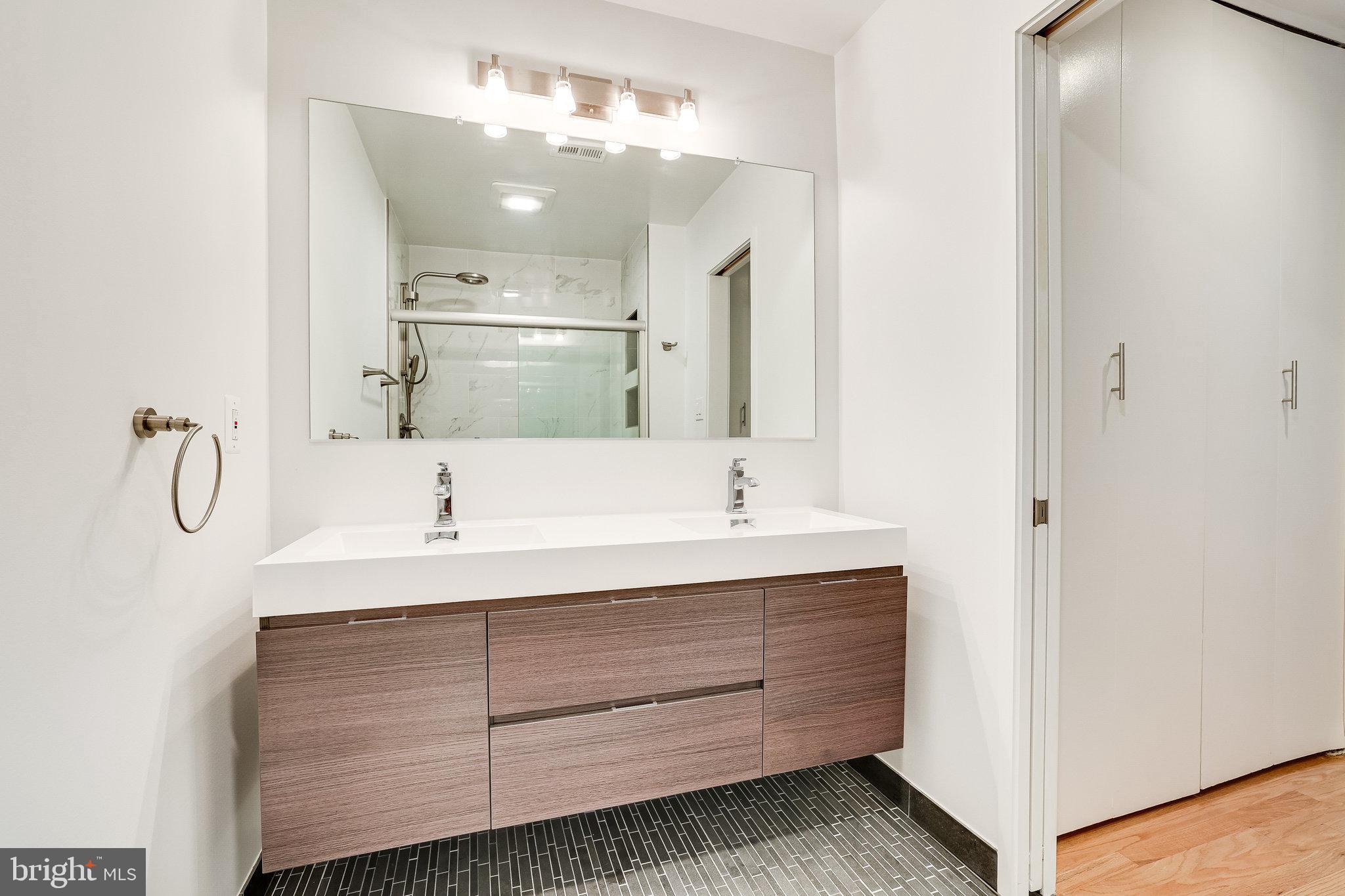 1575 Inlet Court Reston, VA 20190 - Photo 30 of 57 PB Dual Vanity