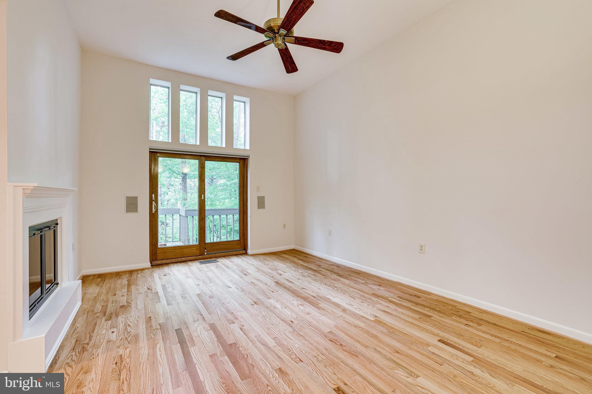 1575 Inlet Court Reston, VA 20190 - Photo 7 of 57 WOW--Living Room with Dramatic, Ceiling Height