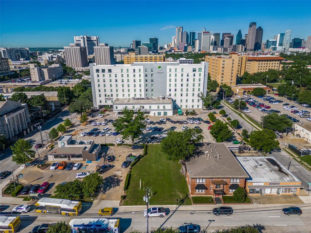 911 North Haskell Avenue Dallas, TX 75246 - Photo 3 of 6 a view of city